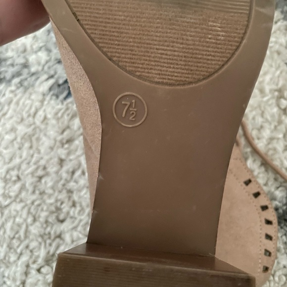 Nude chunky heels - Picture 3 of 4